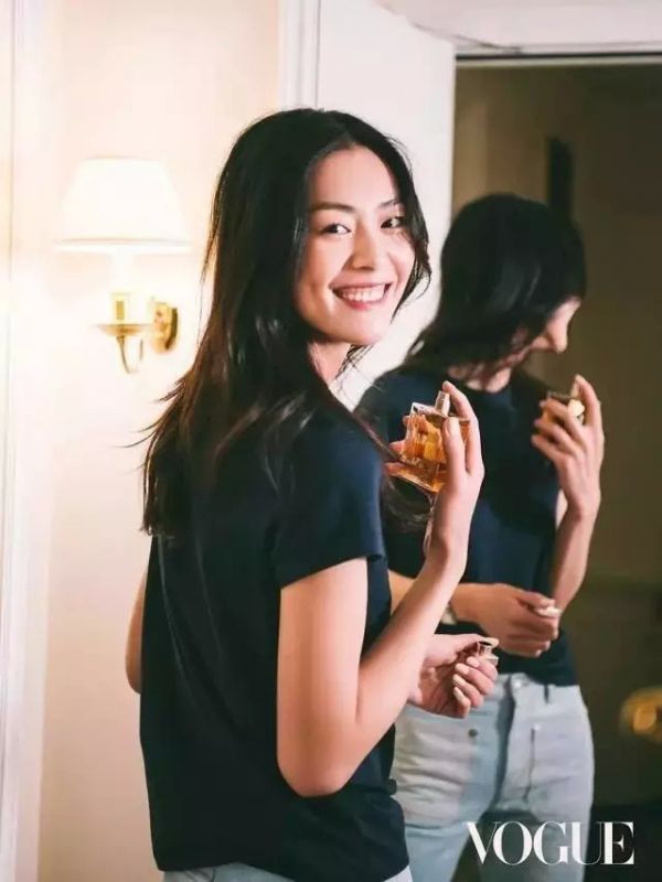 直击时装周 - 刘雯成Chanel代言人,黄轩被老佛爷宠幸!